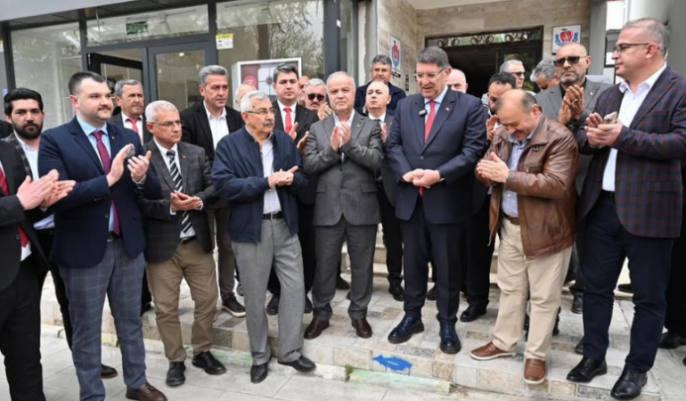 aesobda-ilce-ziyaretleri-hiz-kesmiyor-gucumuz-birlikten-geliyor-mesaji