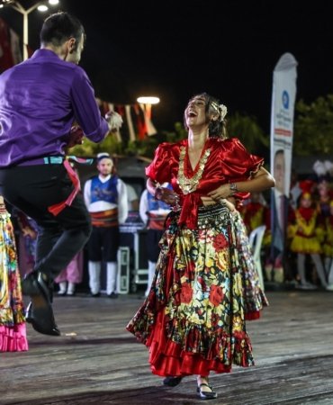 ak-partiden-buyuksehire-festival-tepkisi-200-milyon-tl-asildi