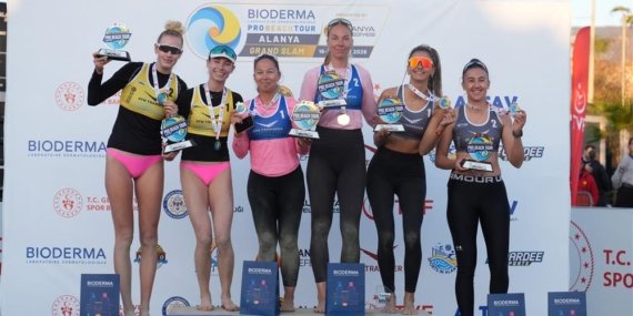 alanyada-plaj-voleybolu-heyecani