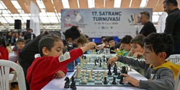 antalyada-23-nisan-coskusu-cocuk-ve-ucurtma-festivali-basladi