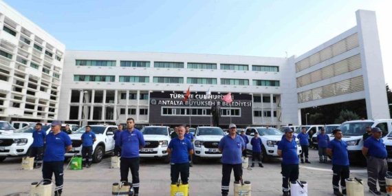 antalyada-haserelere-karsi-yogun-mucadele-sivrisinek-ve-karasinek-icin-alarm