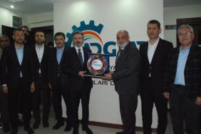 bakan-yardimcisi-ahmet-aydindan-antalyada-is-dunyasina-mesaj-kapimiz-her-zaman-acik