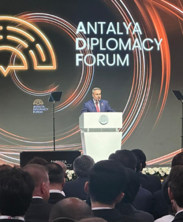 diplomasinin-nabzi-burada-atiyor