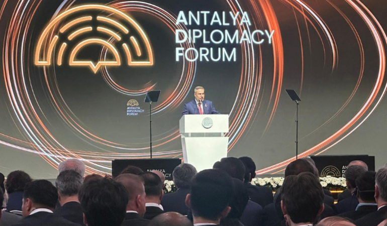 diplomasinin-nabzi-burada-atiyor