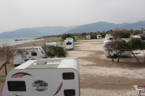 karavanlara-yasak-sahil-alanlari-bosaltildi