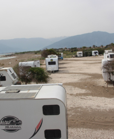 karavanlara-yasak-sahil-alanlari-bosaltildi