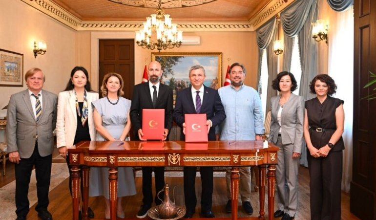 antalyada-mavi-akdeniz-hamlesi