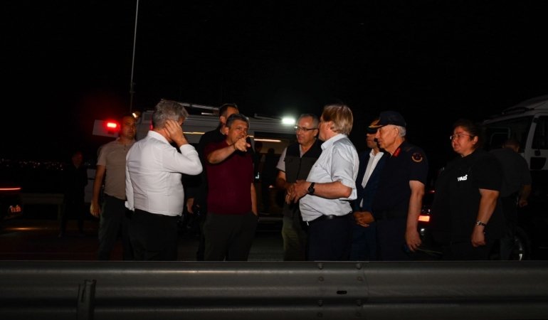 antalyada-orman-yangininda-kritik-saatler-254-ev-tahliye-edildi-720-kisi-guvenli-bolgeye-alindi